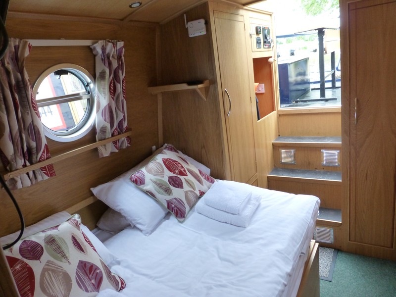  Regency 6M's Rear Bedroom 